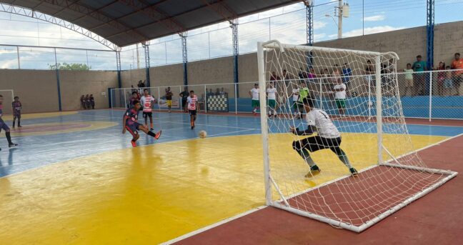 Revitalizada pela Prefeitura de Pirapora, quadra do bairro Santa Mariana encerra sua primeira competição