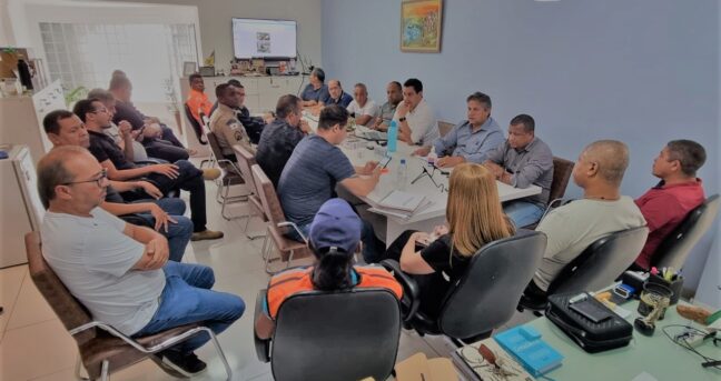 Tempestade atípica deixa Pirapora em alerta