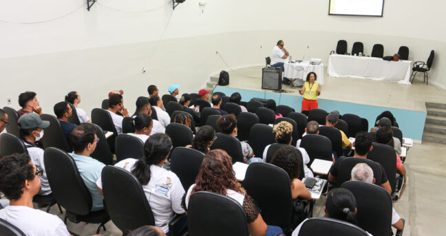 Treinamento para o combate ao mosquito Aedes Aegypti