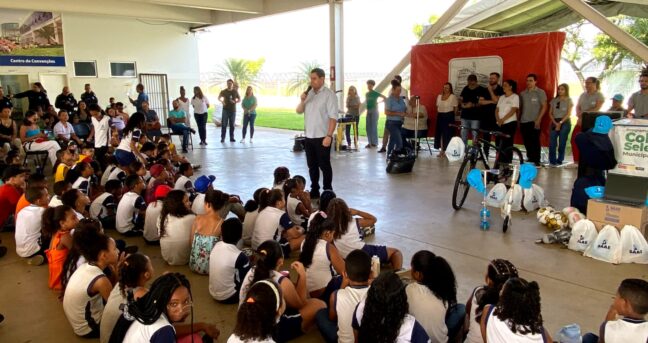 PREFEITURA E SAAE PREMIAM ALUNOS QUE CONTRIBUIRAM COM O PROJETO DE COLETA SELETIVA MUNICIAPAL “SEPARE, NÃO PARE”