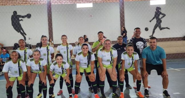 Equipe feminina de Pirapora é vice-campeã de futsal em Copa Intermunicipal