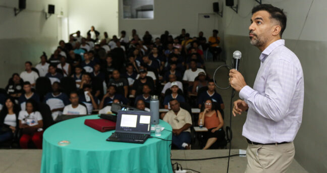 Abril é o mês da conscientização do Câncer de Testículo