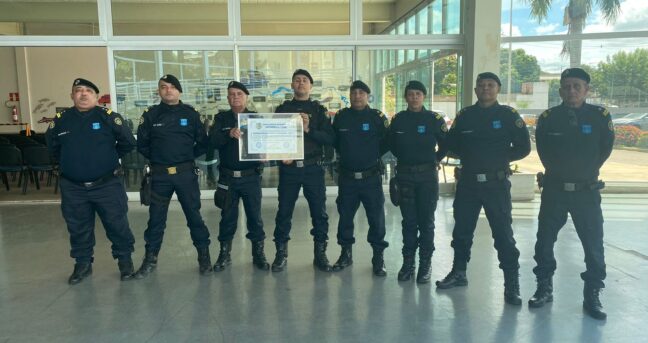 GCM RECEBE HOMENAGEM NA CÂMARA MUNICIPAL PELOS 32 ANOS