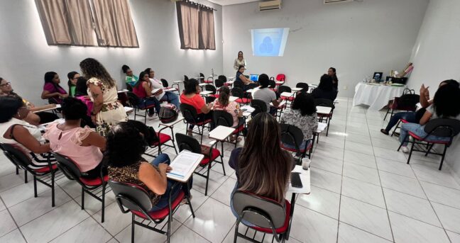 SEMED promove oficinas para professores de alunos com Espectro Autista