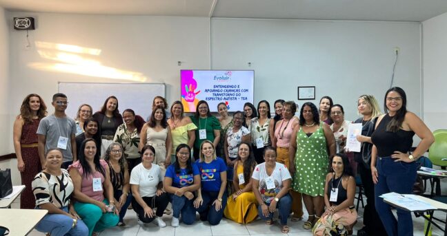 Professores participam de minicurso sobre autismo, através de parceria da SEMED com o Espaço Evoluir