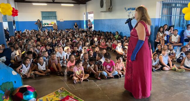 Projeto Sacolas Literárias é iniciado na Escola Municipal Dr. Otávio