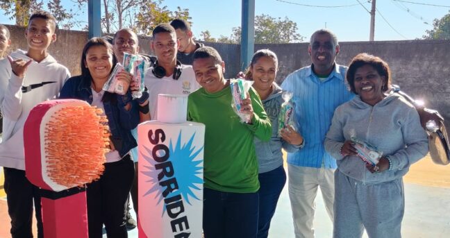 Aprendizado e Sorrisos: Ação de Saúde Bucal Encanta Alunos da APAE