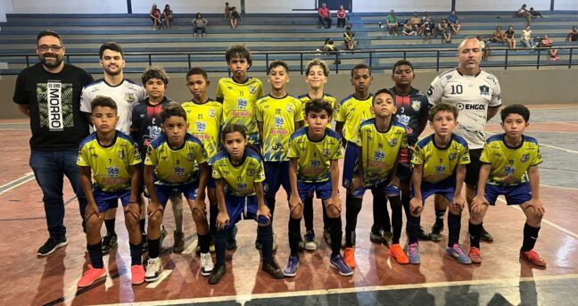 Equipe Sub 11 de futsal de Pirapora vai disputar semifinais do Campeonato Mineiro em Patrocínio