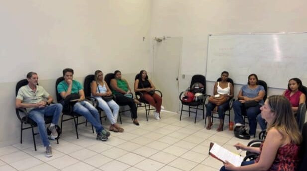Treinamento da equipe na Farmácia de Minas