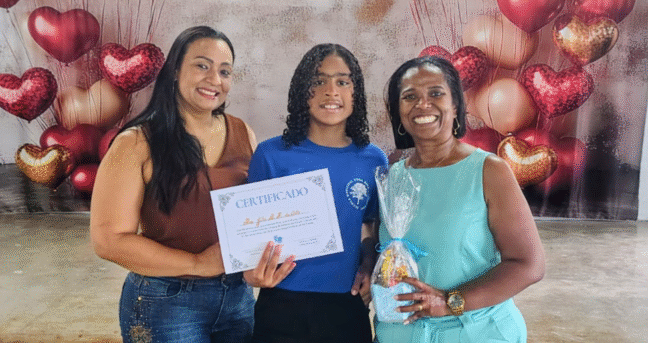 Aprender para incluir: Alunos da Escola Municipal Dona Rita Santos Braga concluíram Curso de Libras