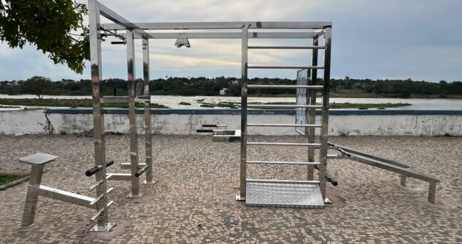 Prefeitura de Pirapora amplia espaços de saúde e bem-estar com instalação de novas academias ao ar livre
