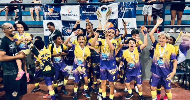 Campeonato Piraporense de Futsal foi encerrado com jogos acirrados e homenagens históricas