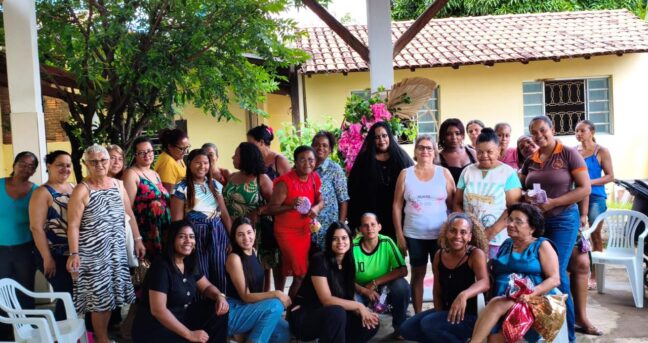 Café com Prosa fortalece mulheres em Pirapora