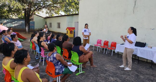 Palestra orienta sobre desenvolvimento da fala na infância